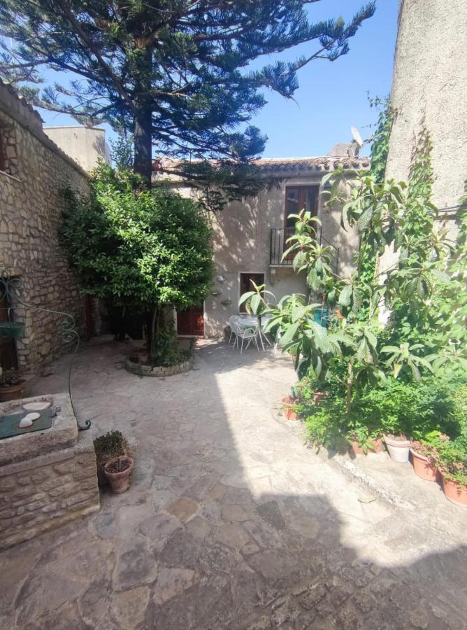 Cortile Via Sales 11 Appartement Erice Buitenkant foto